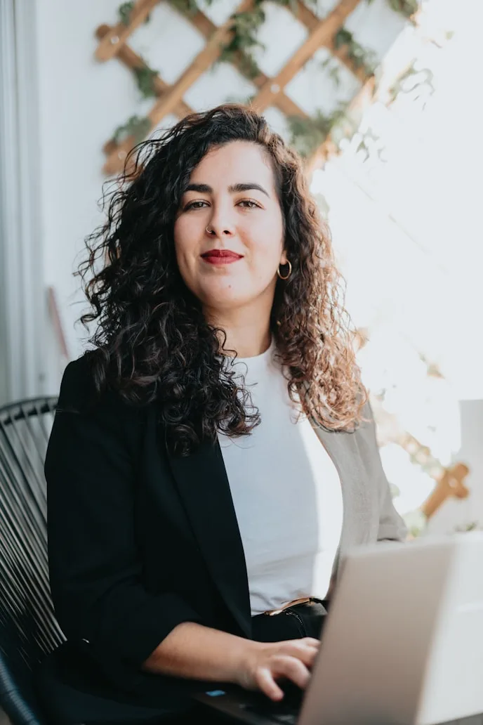 Sofia Alvarez, Senior UI/UX Designer